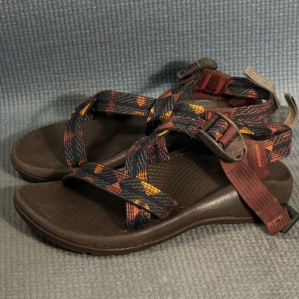 Chaco Kid’s Outdoor Hiking‎ Sandals Size 2